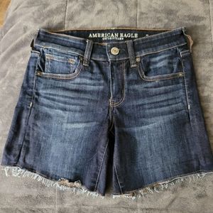 American Eagle Low Rise Jean Shorts Size 4